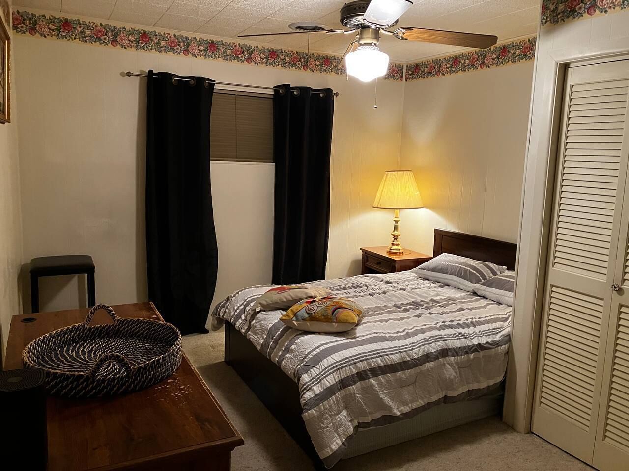 2 chambres, bureau, fer et planche à repasser, Wi-Fi gratuit