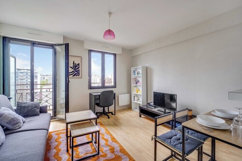 Spacious Studio 2P - Near La Defense