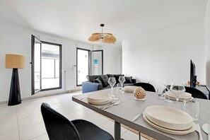 Apartment | Dining - Elegant Appt - 1bdr/2p - Near Paris & La Defense (Suresnes)