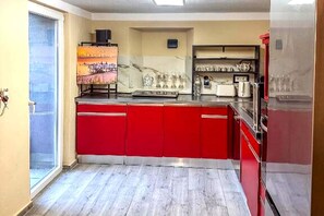 Private kitchen - Holiday Home in Konz (Konz)