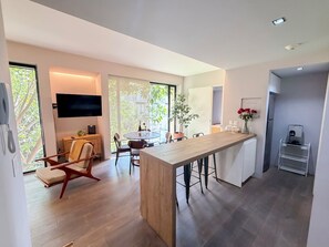 Dining - Cute, modern apartment • 24/7 Doorman Safe + Secure • Walk everywhere (Ciudad de México)