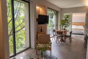 1 bedroom, iron/ironing board, travel cot, free WiFi - Cute, modern apartment • 24/7 Doorman Safe + Secure • Walk everywhere (Ciudad de México)