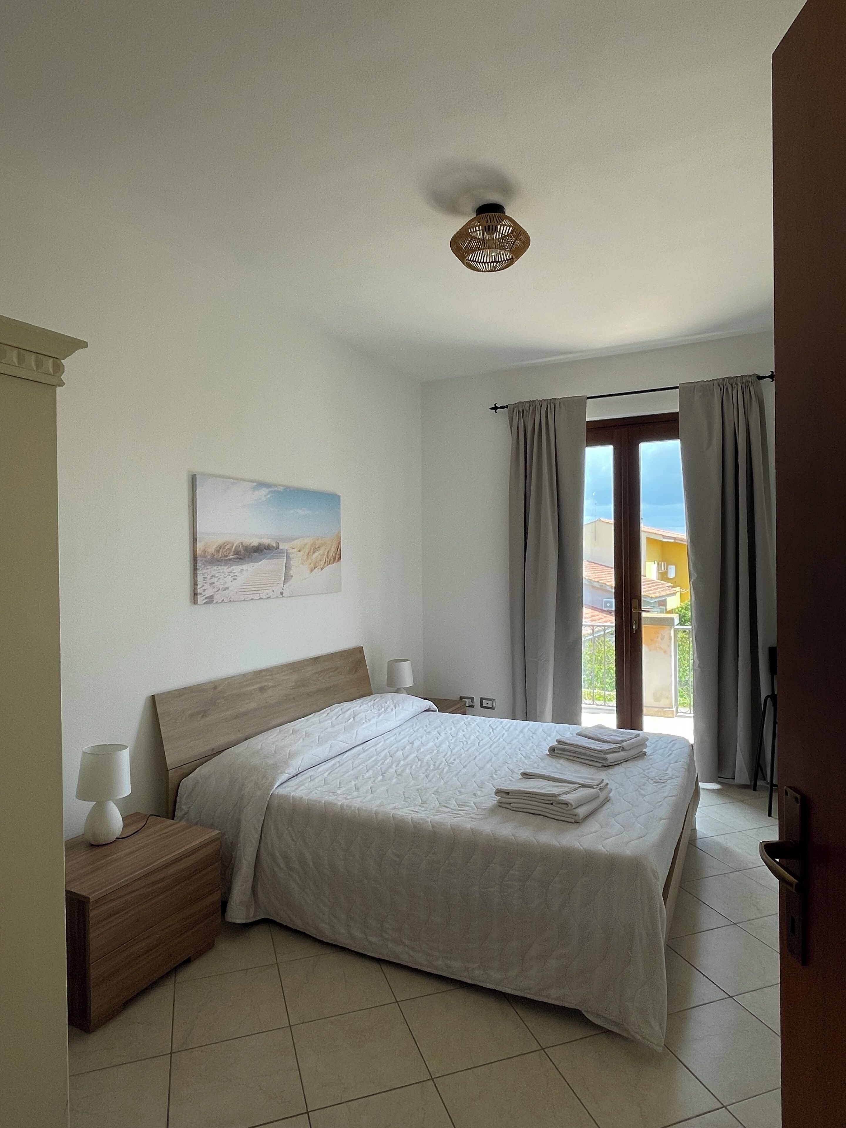 2 habitaciones, tabla de planchar con plancha, internet y ropa de cama 