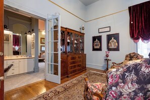 Interior - The Chatelaine Suite (Little Rock)