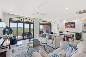 TV, offices - Penthouse: Beach Club, Private Patio, BBQ grill (Brasilito)