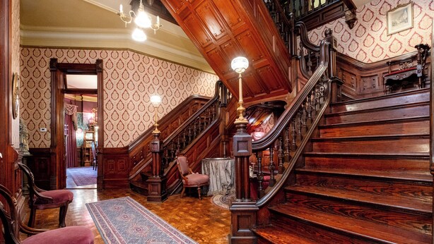 Interior - The Petit Jean | King Suite | The Empress Hotel (Little Rock)