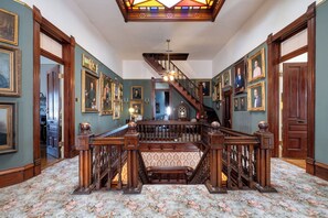 Interior - The Eliza | Queen Suite | The Empress Hotel (Little Rock)