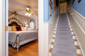 Room - The Majestic Spa | King Suite | The Empress Hotel (Little Rock)