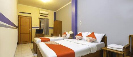 1 bedroom, desk, free WiFi, bed sheets