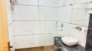Bathroom - THE KING HAWK Nearby GOLDEN TEMPLE (Amritsar)