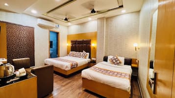 Executive Triple Room | Premium bedding, down duvets, desk, laptop workspace