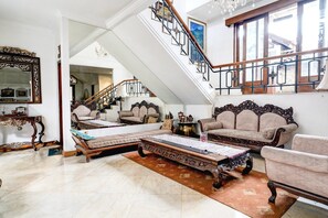 Interior - Luxury Twin Stay with Free WiFi and Parking (Bandung)