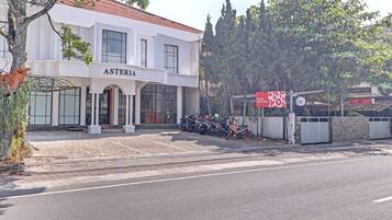 Esterni