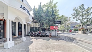 Property grounds - Luxury Twin Stay with Free WiFi and Parking (Bandung)