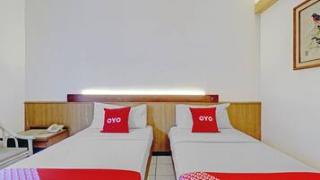 Desk, WiFi (free), bed sheets
