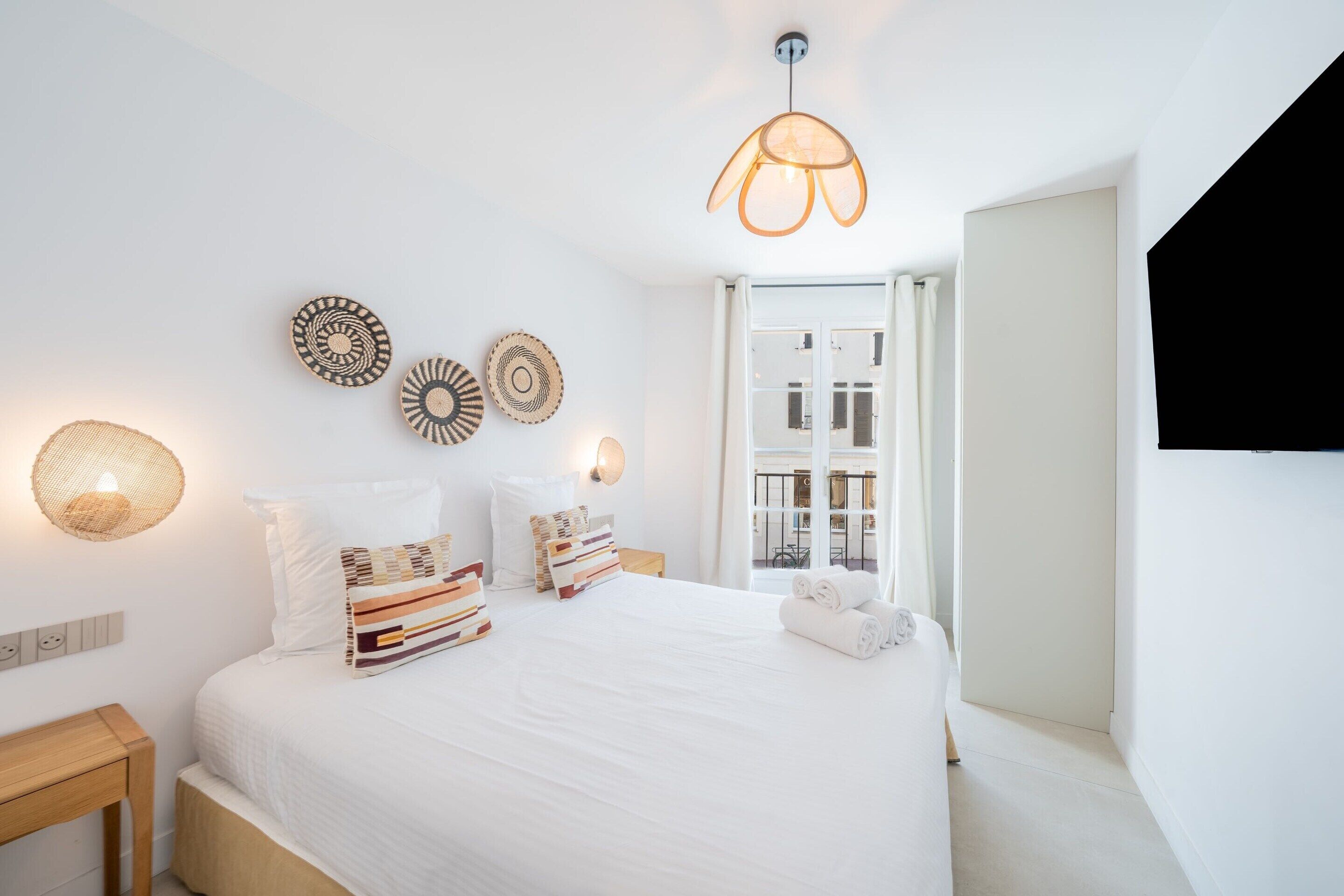 Apartment | 3 bedrooms, laptop workspace, iron/ironing board, bed sheets