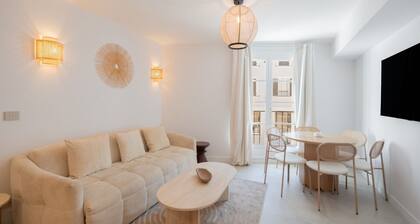 Apartment Place des Lices -2bdr/6p- Saint Tropez