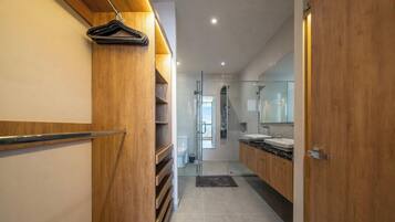 Apartamento exclusivo | Banheiro | Produtos de toalete grátis, secador de cabelo, toalhas de banho