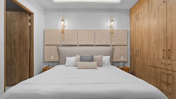 Superior Apartment | Premium bedding, in-room safe, desk, laptop workspace