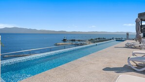 Pool - Bahiban Residences by Monyxbnb (La Cruz de Huanacaxtle)