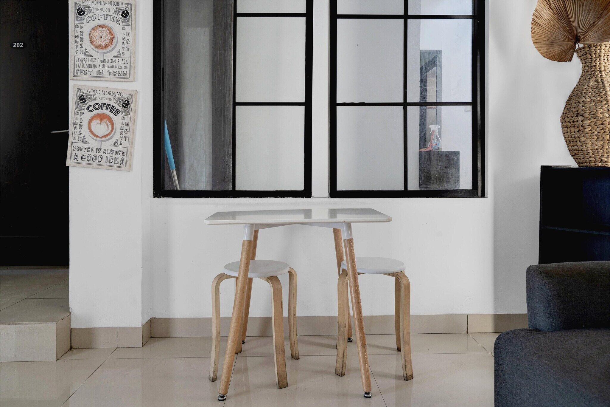 Entrance / Reception