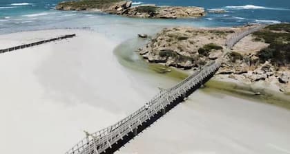 Cottage by the sea - exceptional location