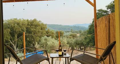 Beira Baixa family retreat with mountain views, AC / breakfast!