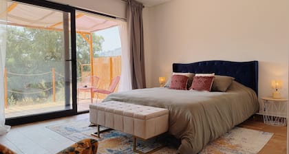 Beira Baixa family retreat with mountain views, AC / breakfast!