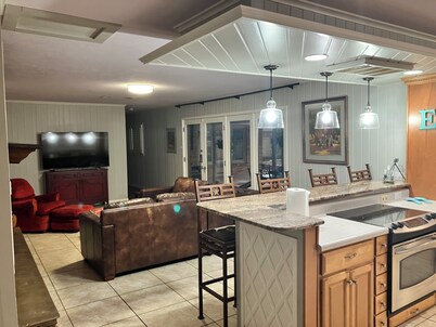 Right at Home-Midland Home away from Home with Billiards
