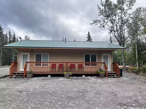 Exterior - Adventure Stay Unit 1 (Palmer)