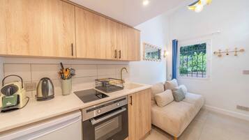 House | Private kitchen | Fridge, oven, stovetop, coffee/tea maker