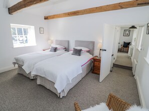 Room - HALLIDAY’S COTTAGES - THE FOLLY, family friendly in Cottesmore (Oakham)