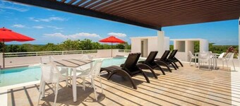 Welcome to the jungle. 2-bed, 2- bath in Akumal w/splash pool, ocean view