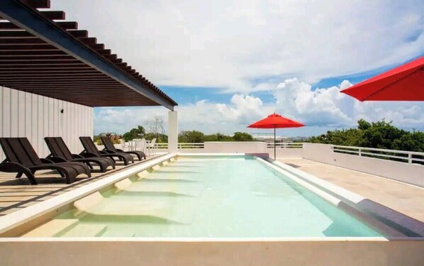 Pool - Welcome to the jungle. 2-bed, 2- bath in  Akumal w/splash pool, ocean view (Akumal)
