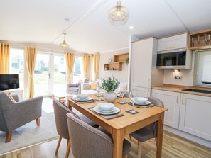 Dining - THE HONEY POT RETREAT, romantic, with pool in Belton, Norfolk (Great Yarmouth)