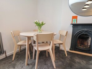 Dining - NANCY’S BLUSHES, pet friendly in Saltburn-By-The-Sea (Saltburn-by-the-Sea)