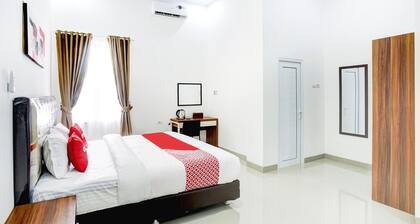 Stylish Double Suite Escape with Parking Access