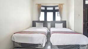 Desk, WiFi (free), bed sheets