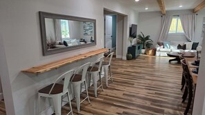 Interior - Daylight Basement - Sleeps 10 with King Suite (McMinnville)
