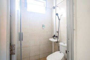 Bathroom - Luxury Deluxe DBL Retreat W/ Free WiFi and Parking (Bogor)