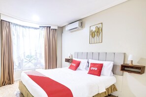 1 bedroom, desk, WiFi (free), bed sheets