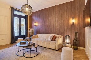 Apartment | Living area - Superb Apartment Terrace Champs Elysees (Paris)