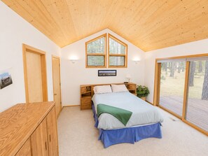 4 Schlafzimmer, Schreibtisch, Bügeleisen/Bügelbrett, kostenloses WLAN