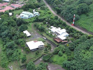 Exterior - Pleasant lodge with beautiful view in Nuku Hiva (Nuku Hiva)