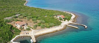 Nice home in Tkon with WiFi
