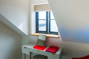 Interior - Luxury King Room - Penarth (Vale of Glamorgan)