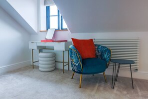 Interior - Luxury King Room - Penarth (Vale of Glamorgan)