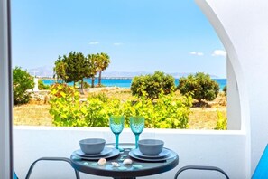 Deluxe Double Room, Balcony, Sea View | Outdoor dining - Villa Zeta (Paros)