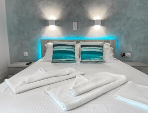 豪華雙人房, 露台, 海景 | 高級寢具、免費 Wi-Fi、床單