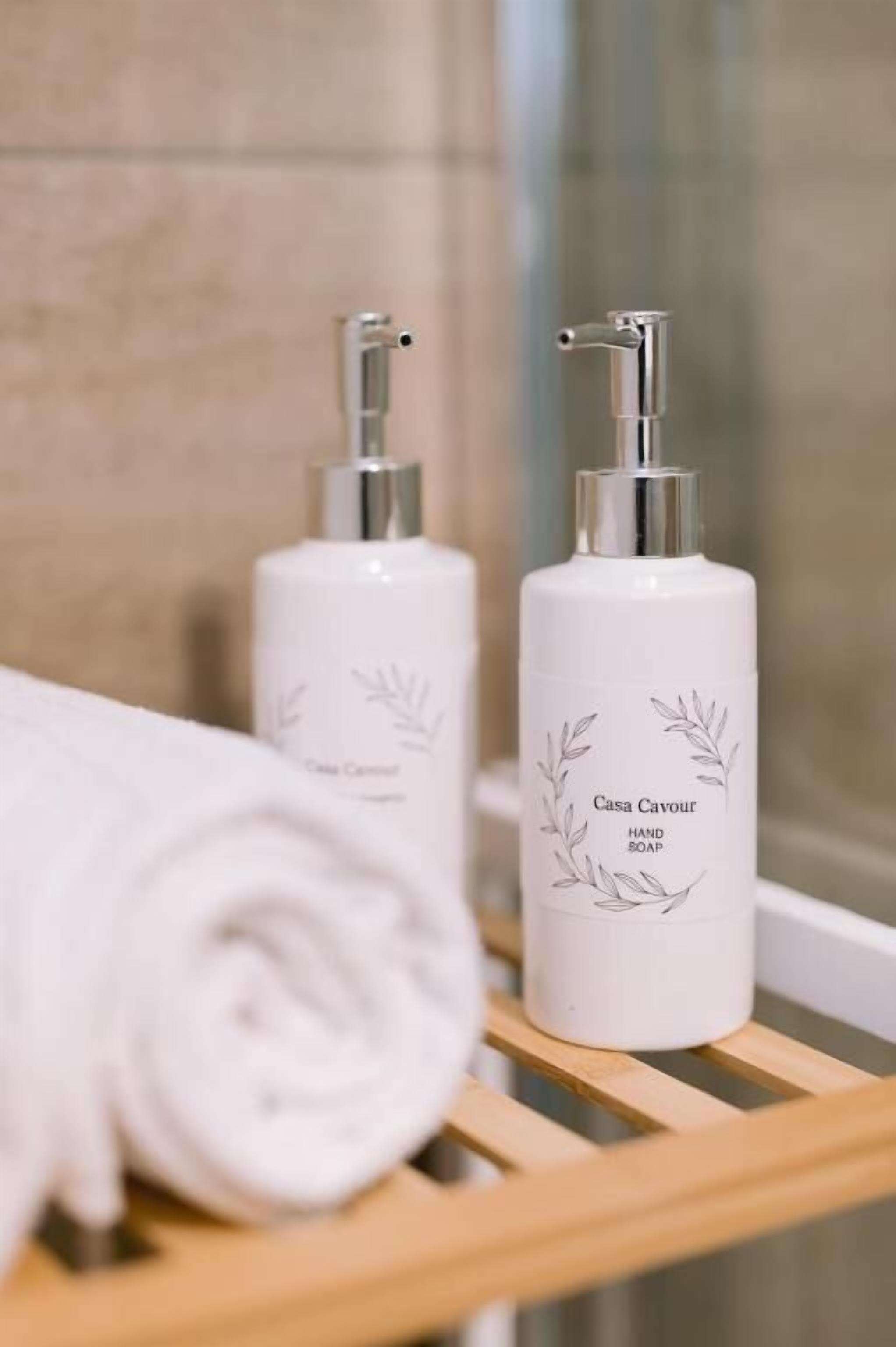 Doppia Standard | Dotazioni del bagno